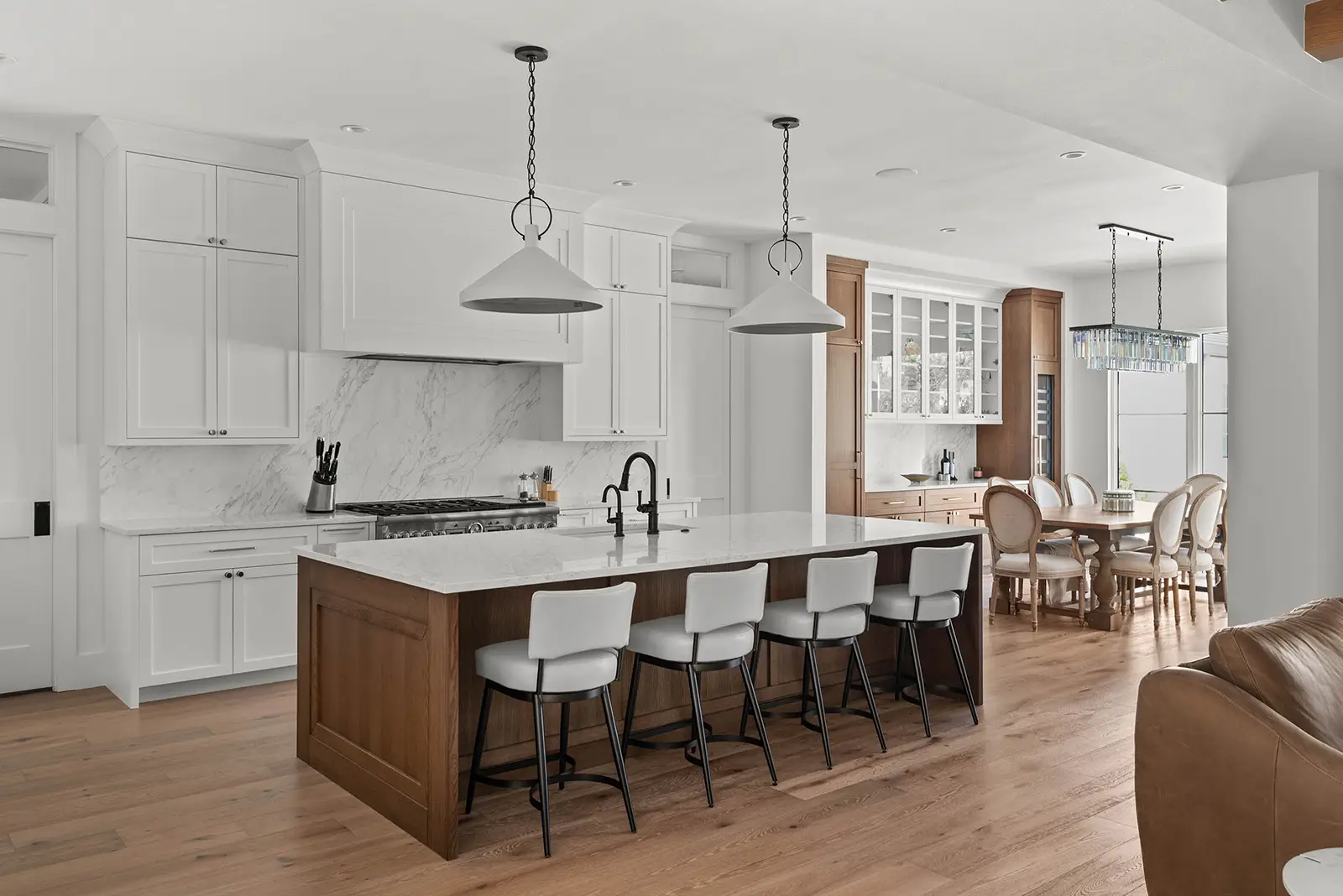 Modern Luxury – Custom Home by LunDev (18) Modern Luxury - Custom Home by LunDev
